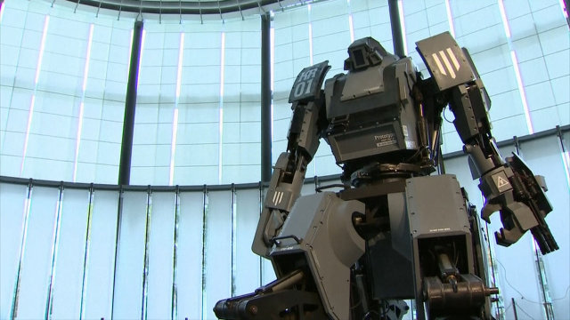 Настоящий 4-ёх метровый робот Kuratas !