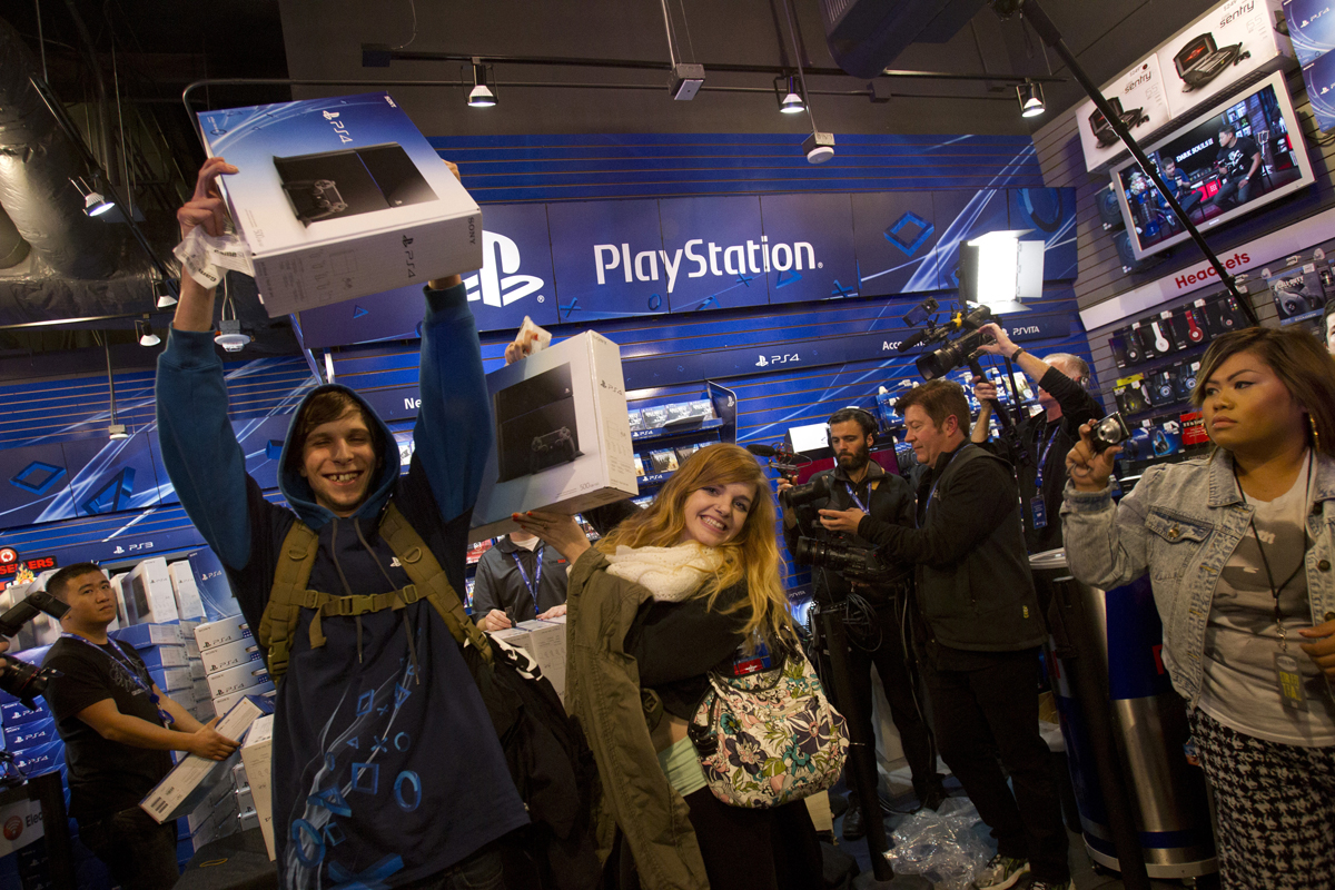 PlayStation 4 продала более 30 миллионов консолей!